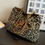 Élise - Stylish Leopard Print Tote