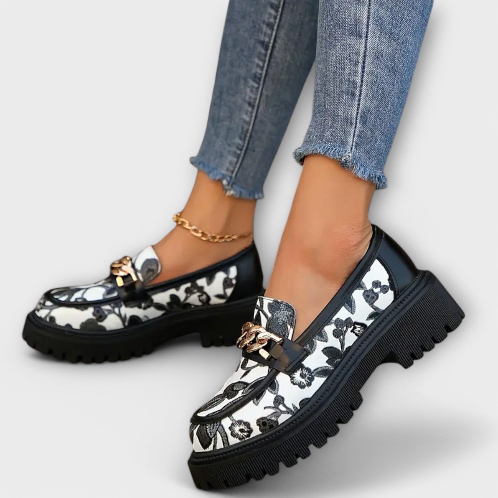 Noreen - Vintage Chic Loafers - Charlotte & Willow