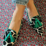 POINTED LOAFER WITH GIRAFFE PRINT AND GREEN FRINGES