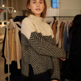 Caitlín | Stand-Up Collar Jumper