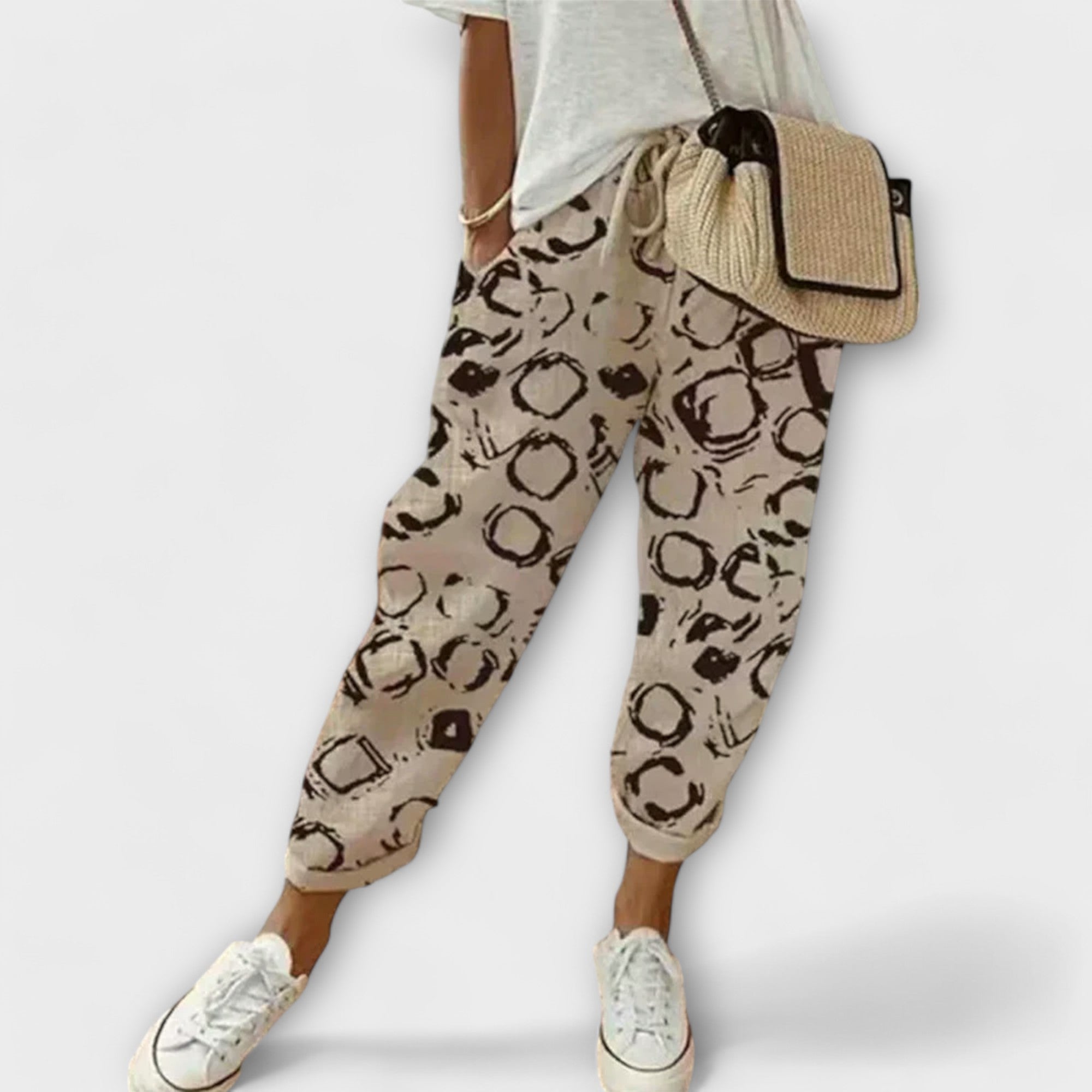 Íde - Chic Relaxed Trousers - Charlotte & Willow, detail