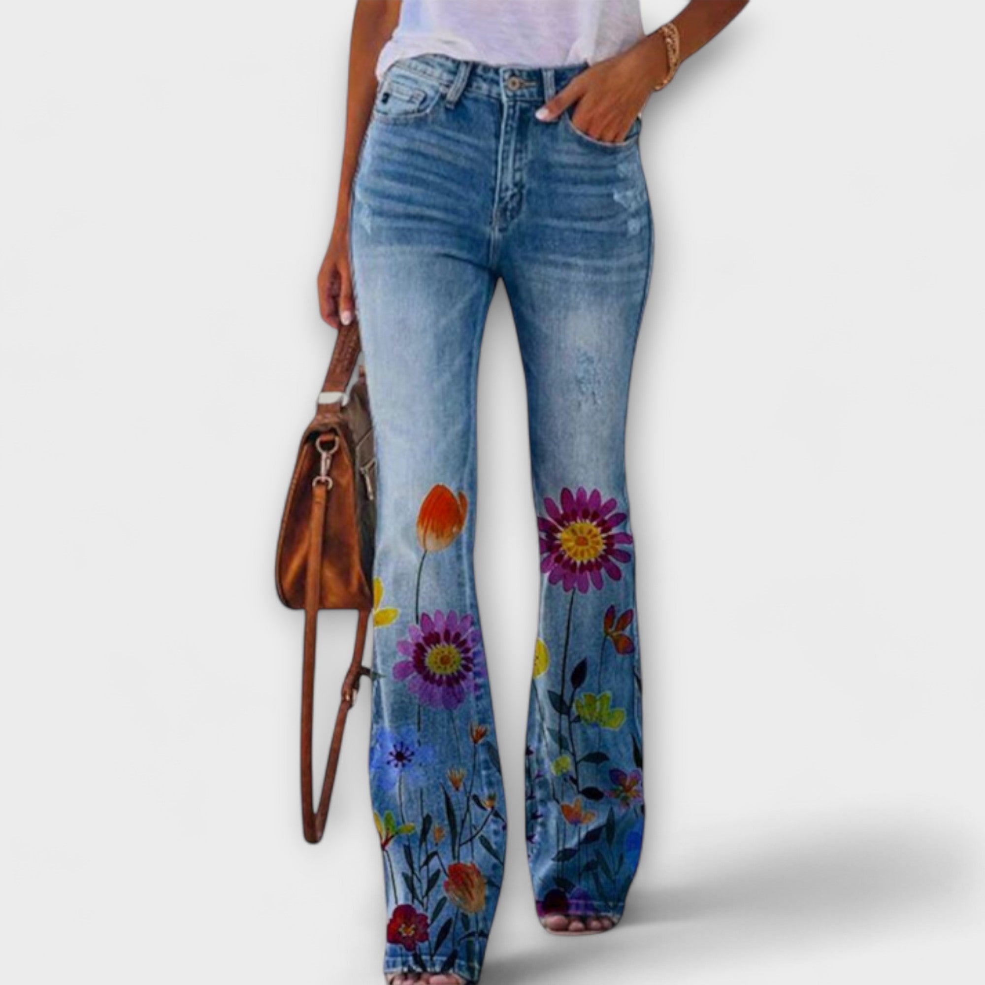 Aoife - Chic Button-Detail Trousers - Charlotte & Willow