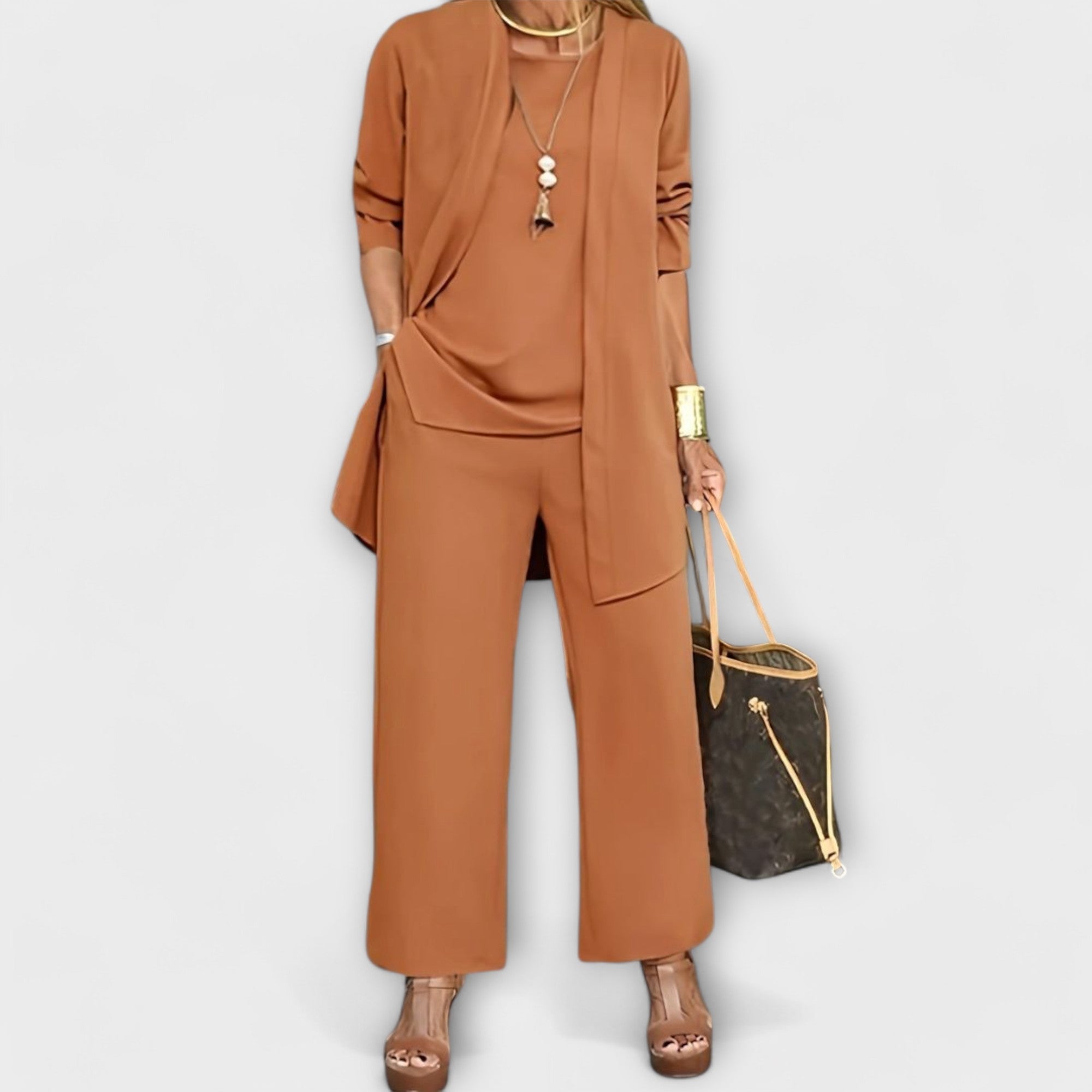 Órla - Chic and Cozy Ensemble - Charlotte & Willow, front