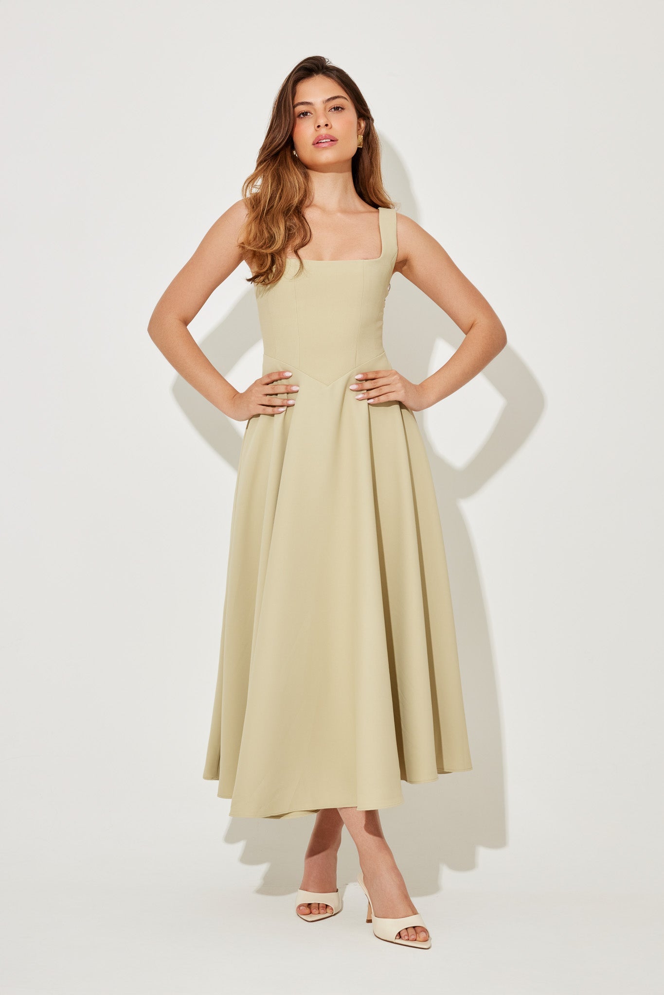 Justine - Robe Midi Élégante