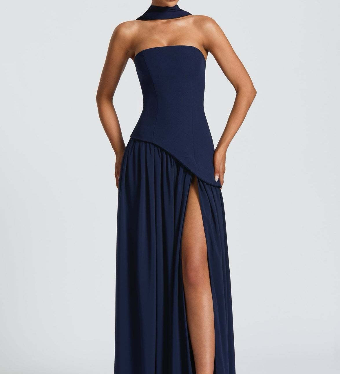 Iseult - Elegant Maxi Dress