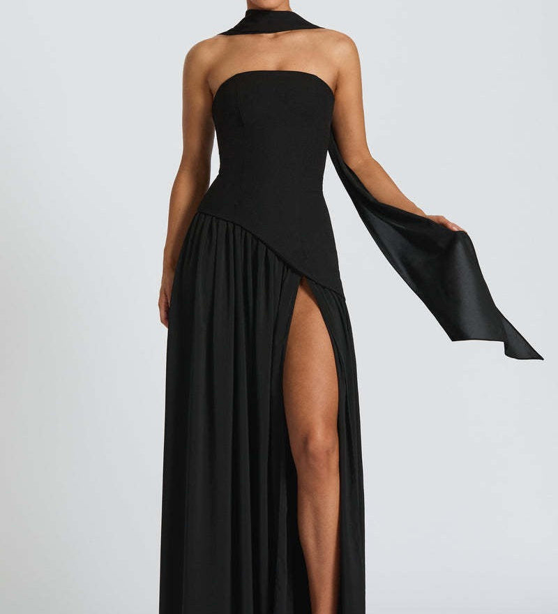 Iseult - Elegant Maxi Dress