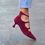 DECOLLETE WITH STRAPS AND LOW HEEL