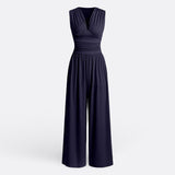 Clara - Stylish Mono Elegance