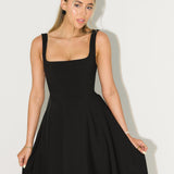 Justine - Chic Midi Dress