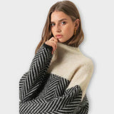 Céline - Luxurious Cashmere Turtleneck Knit
