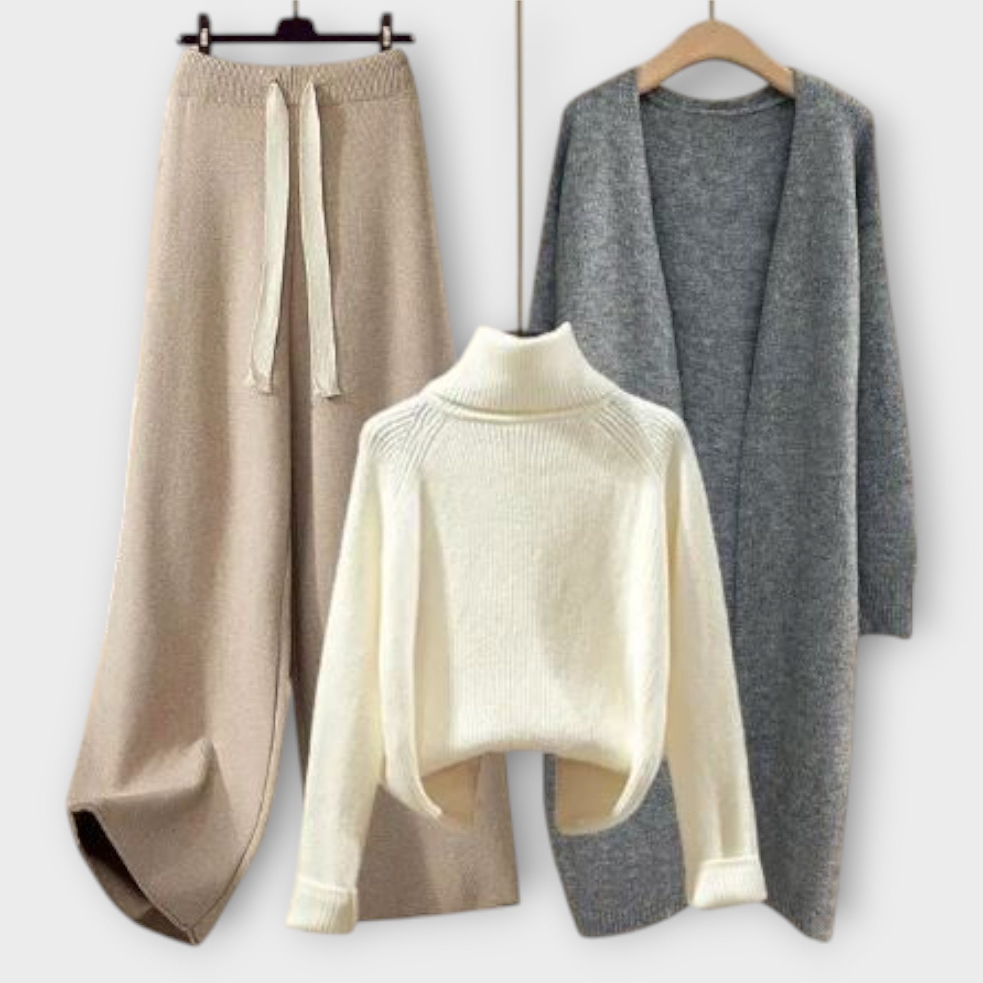 Íde - Chic and Cozy Ensemble - Charlotte & Willow, back