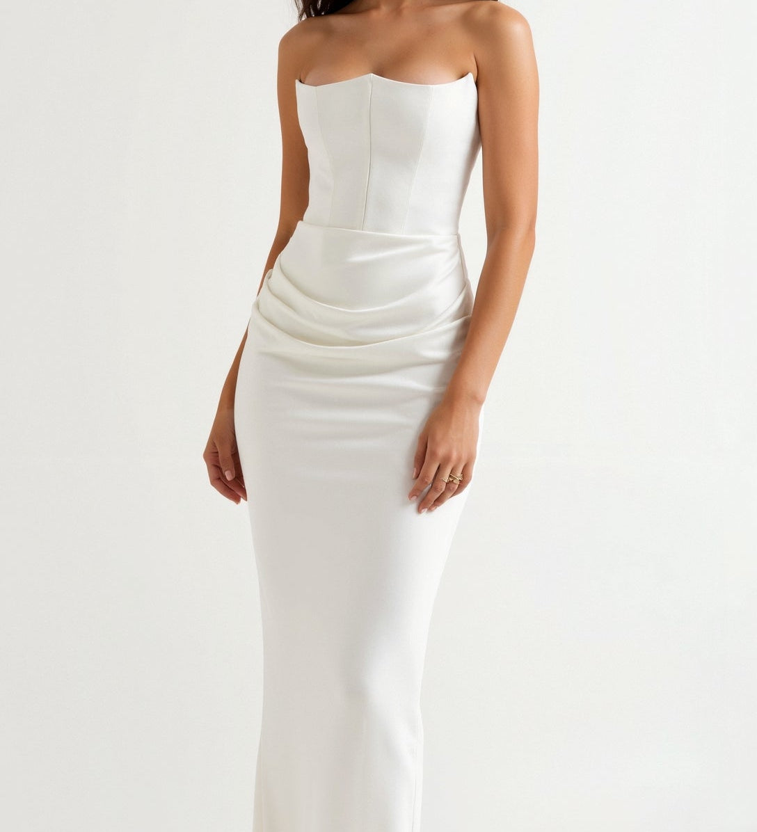 Aveen - Graceful Maxi Dress