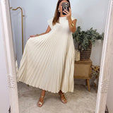 Élodie - Flowing Pleated Maxi Dress