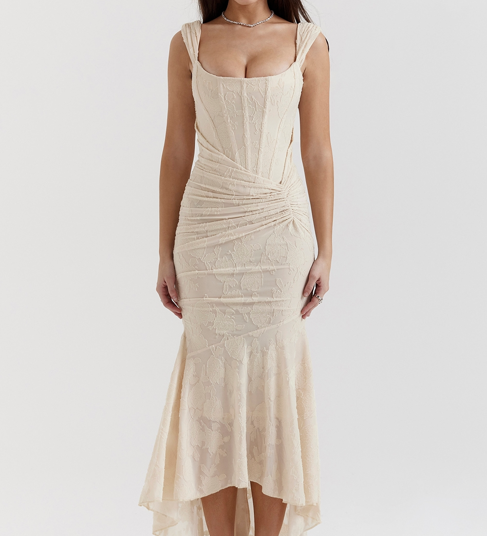 Nóra - Chic Maxi Dress