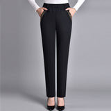 Chloe | Jeans with side pockets and elastic waist